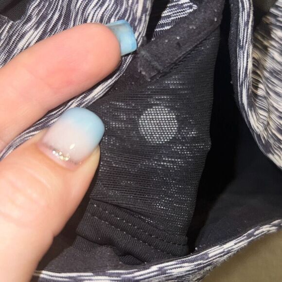 ✨Lululemon Speed Up Heather Grey Sz 4 Bra✨ - Picture 6 of 6